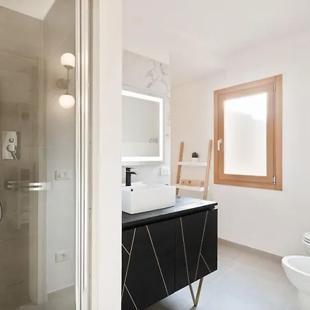 Guesthost - Cozy Gem In Santa Croce *