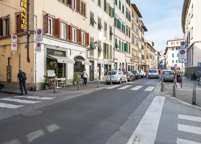 Apartment Guesthost - Cozy Gem In Santa Croce Florenz